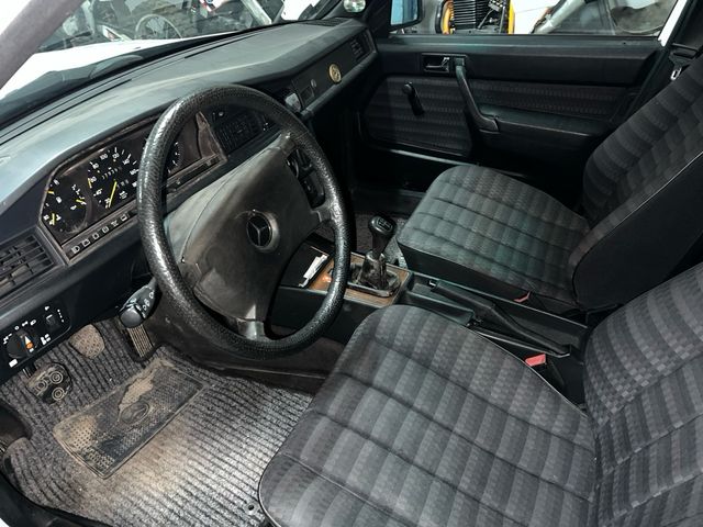 Mercedes-Benz 190 1993