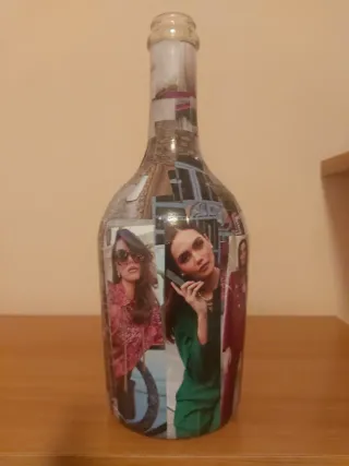 Bottiglia decorata con riviste di moda