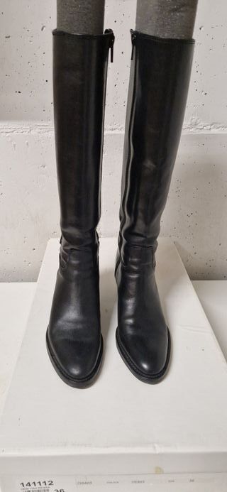 Botas altas de cuero negro un solo uso talla 36