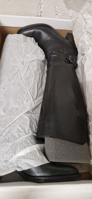 Botas altas de cuero negro un solo uso talla 36