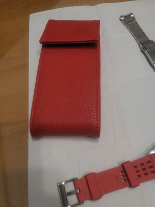 Reloj UBIQ púrpura y rojo