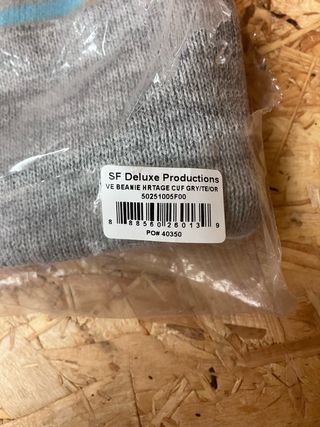 Gorro Venture Trucks Gris