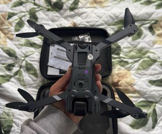 DOS DRONES PARA REPARAR O PIEZAS