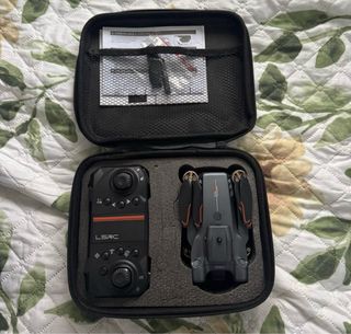 DOS DRONES PARA REPARAR O PIEZAS