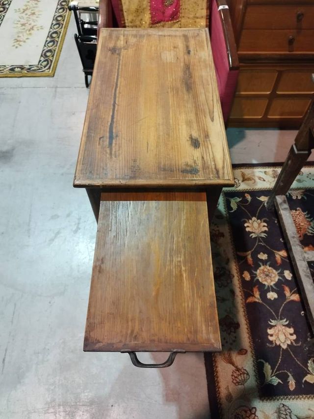 MESA CLÁSICA CON TABLA