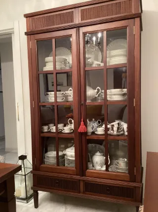 Vitrina madera y cristal con palillería