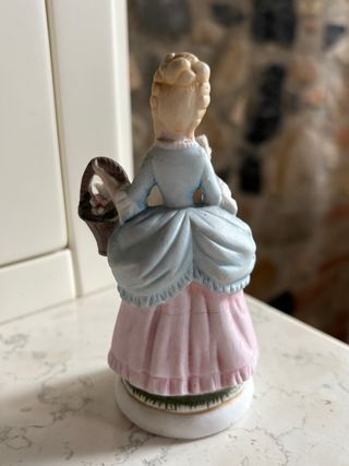 Statuetta damigella in ceramica Vintage