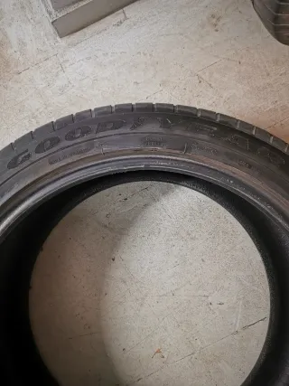 4 Neumáticos 295/40R22 Goodyear.