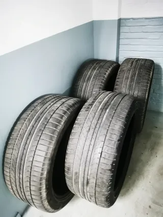 4 Neumáticos 295/40R22 Goodyear.
