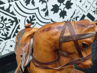Caballo decorativo artesanal cuero vintage