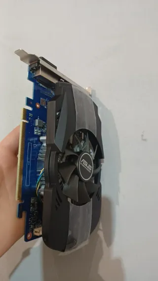 Tarjeta gráfica Asus nvidia 1030 gt