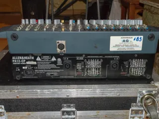 Mesa DJ + Amplificador + Altavoces