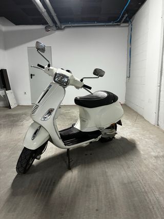 Piaggio Vespa S50 Blanca
