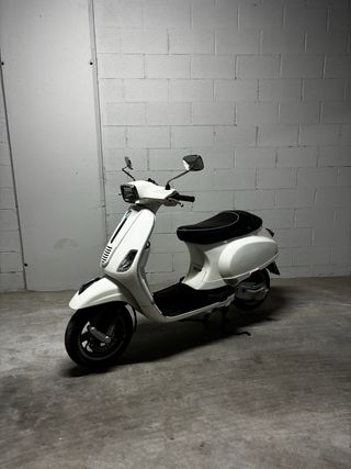 Piaggio Vespa S50 Blanca