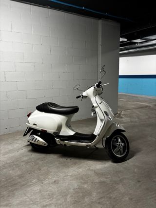Piaggio Vespa S50 Blanca