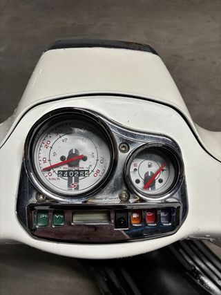 Piaggio Vespa S50 Blanca