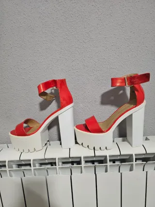 Sandalias Plataforma naranjas y Blancas