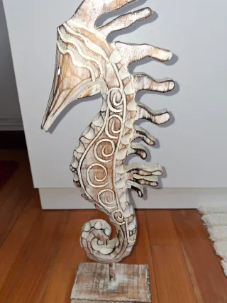 Caballito de mar decorativo madera