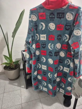 Bata invierno, material coralina grueso, con búhos