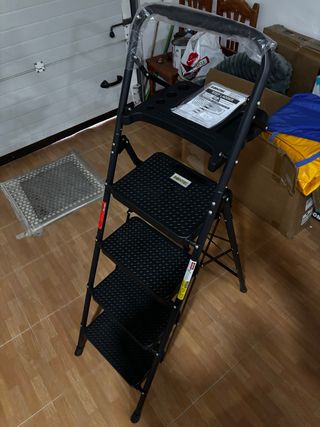 Escalera Plegable 4 Peldaños Bontec