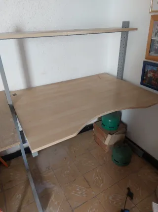 Escritorio Ikea madera y metal