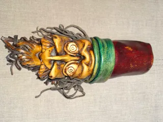 Máscara de cuero artesanal