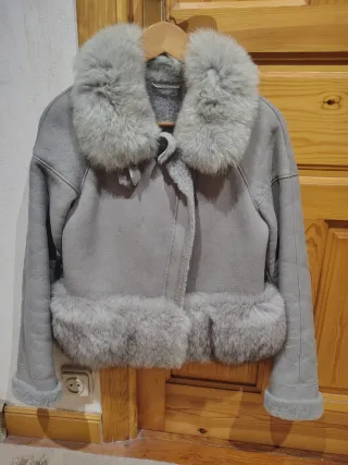 Chaqueta de cordero y zorro gris