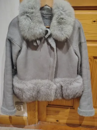 Chaqueta de cordero y zorro gris
