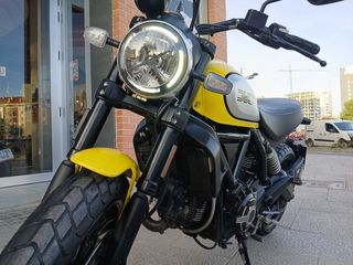 Ducati Scrambler Icon Amarilla