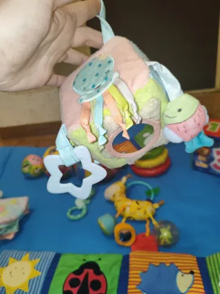 Lote Juguetes Bebé: Pelotas, Libro, Sonajero