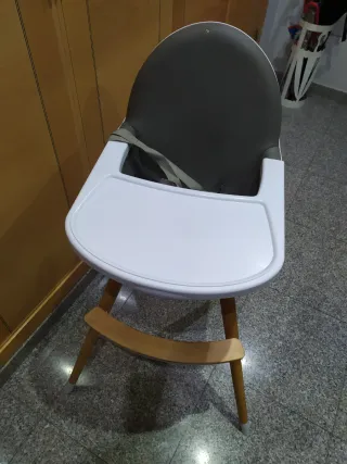 Silla de bebé gris