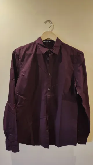 Camisa hombre color granate T-S marca Bershka