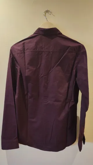 Camisa hombre color granate T-S marca Bershka