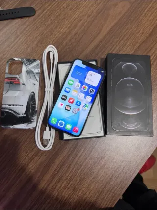 iPhone 12 Pro + Accesorios