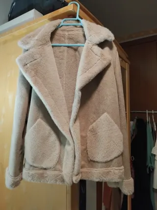 Chaqueta rosa de borreguito