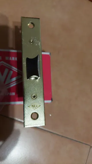 Cerradura de puerta interior