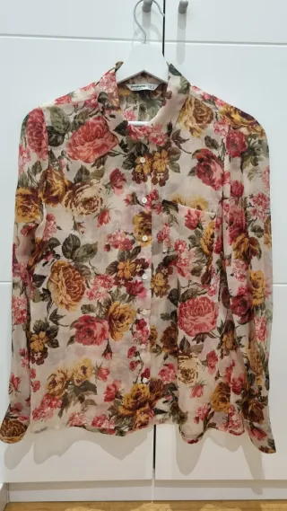 Blusa floral Stradivarius Talla M