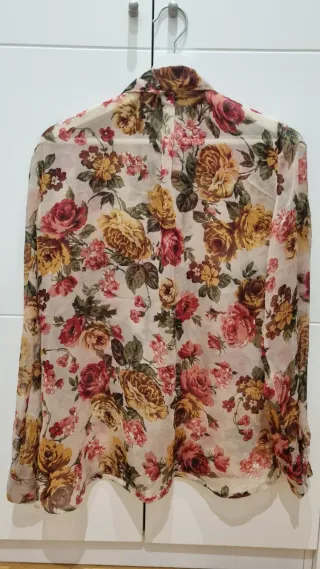 Blusa floral Stradivarius Talla M