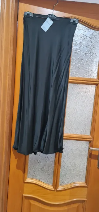 Falda midi satinada Bonaire T.U Negra