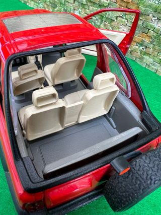 Land Rover Freelander – Bburago – Escala 1:24