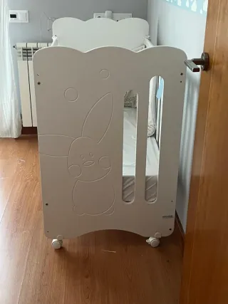Cuna blanca con colchón 120x60