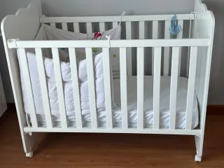 Cuna blanca con colchón 120x60