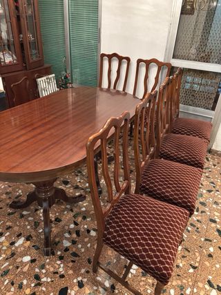 Mesa comedor y 6 sillas clásicas madera