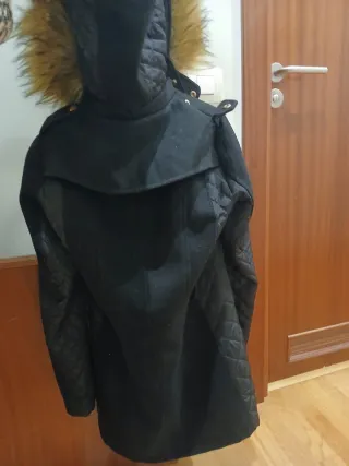 Abrigo negro Korösi