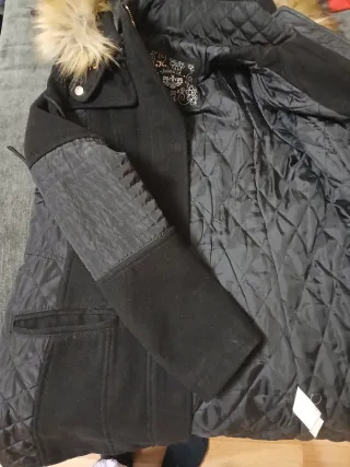 Abrigo negro Korösi