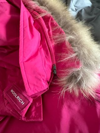 Giubbotto Woolrich fucsia con cappuccio