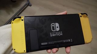 Nintendo Switch Amarillo y Negro