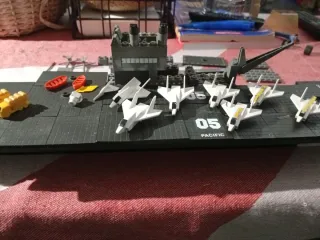 Portaviones Pacific Tente