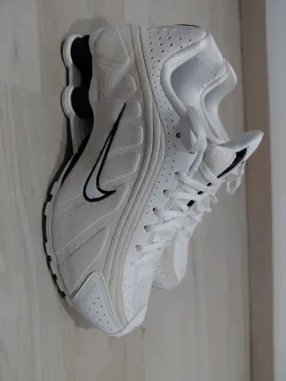 Nike Bambas Blancas y Negras