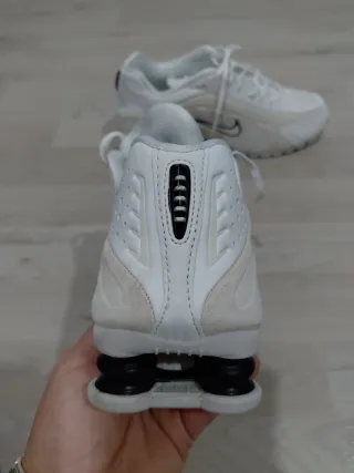 Nike Bambas Blancas y Negras